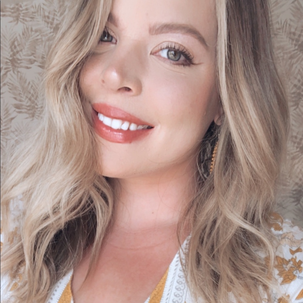Meet your Posher, Taylor Rose - Picture 4 of 10